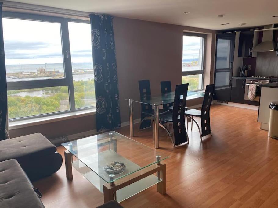 Modern 2 Bed Apartment With Stunning Seaside View Единбург Екстер'єр фото