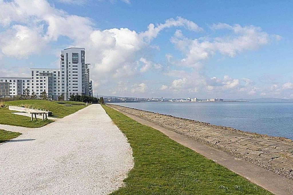 Modern 2 Bed Apartment With Stunning Seaside View Единбург Екстер'єр фото