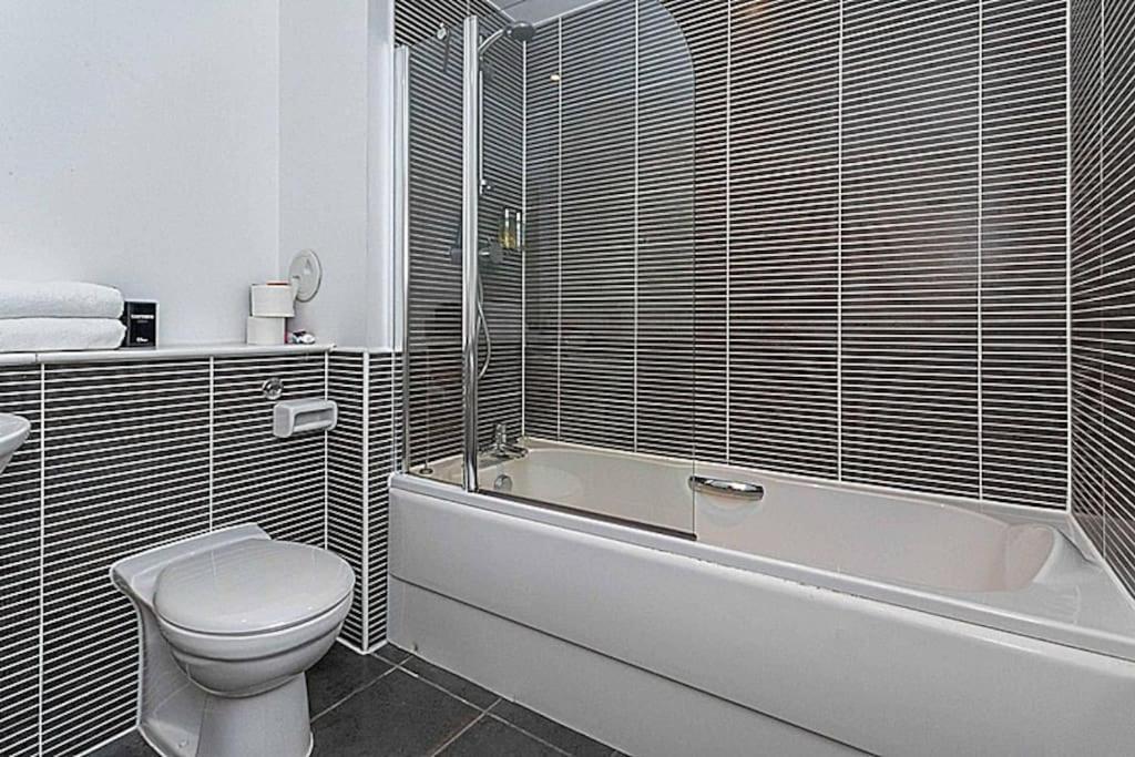 Modern 2 Bed Apartment With Stunning Seaside View Единбург Екстер'єр фото